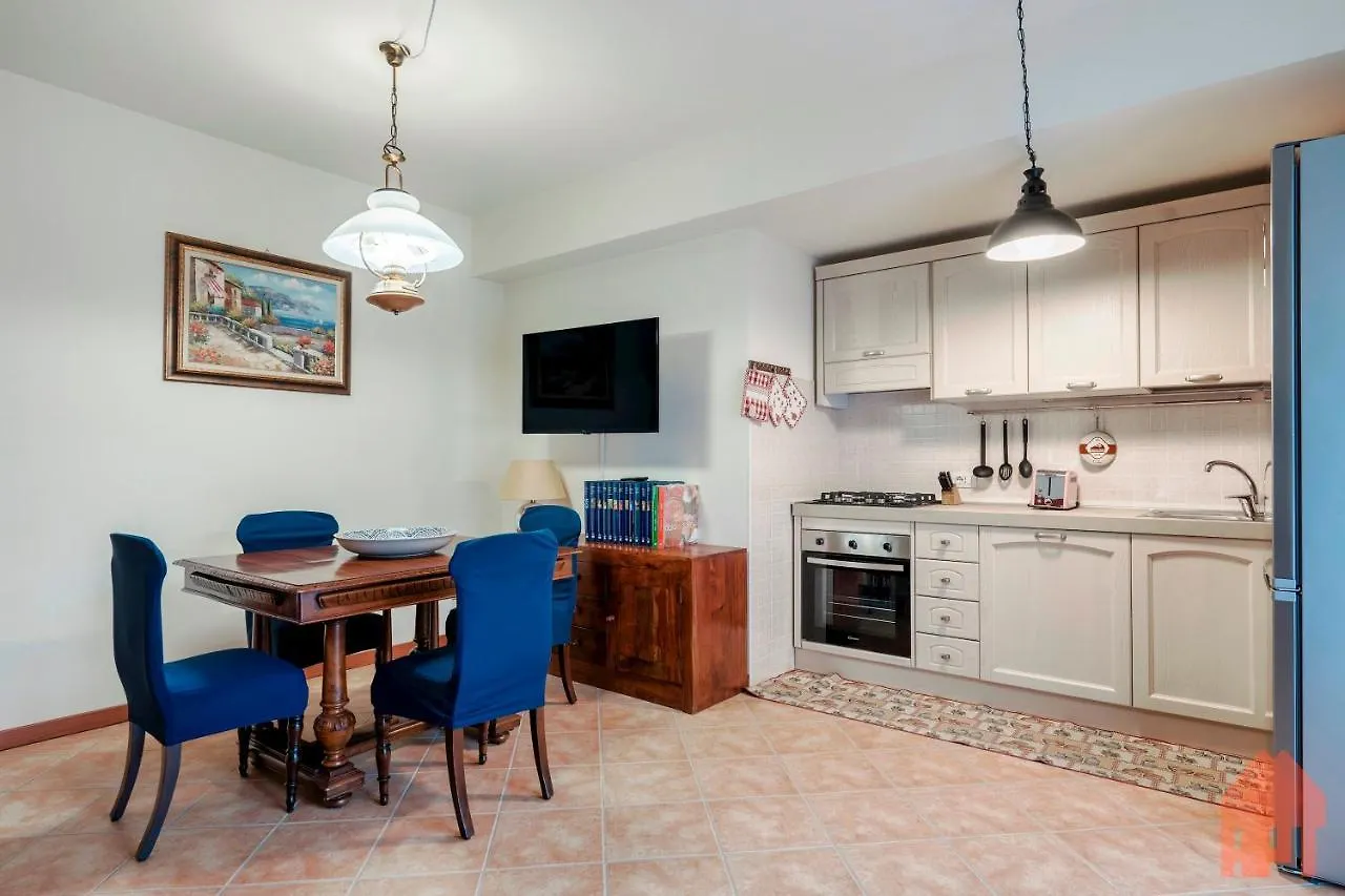 Apt24 - Flaminia Apartment Desenzano del Garda 0*,